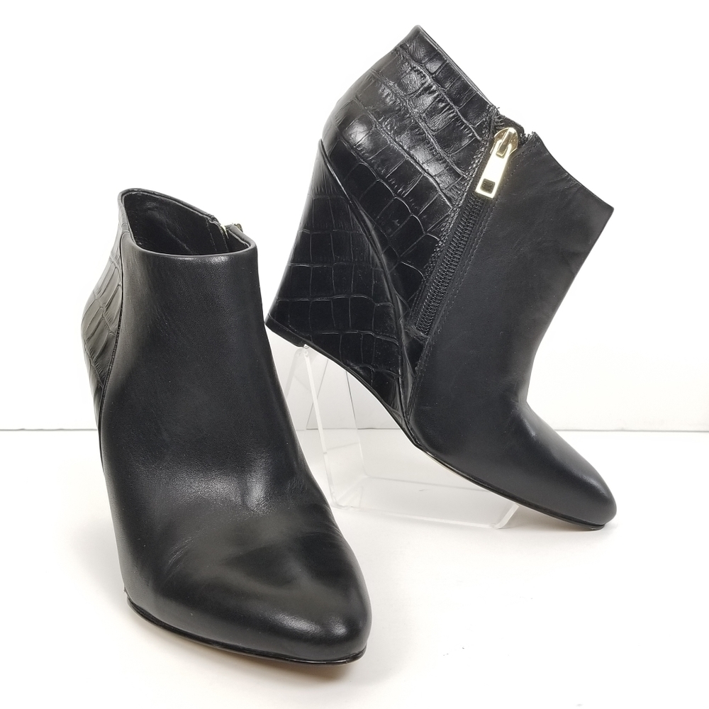Ann Taylor Wedge Ankle Booties Zippered Sz 5.5